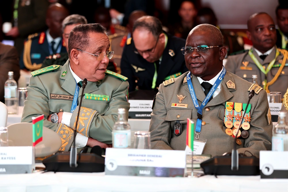 Глаза видят, руки делают “The Eyes See, the Hands Do”: Africa Corps Does Neither