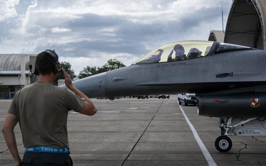 The F-16 Flies With AI | Stars and Stripes Image